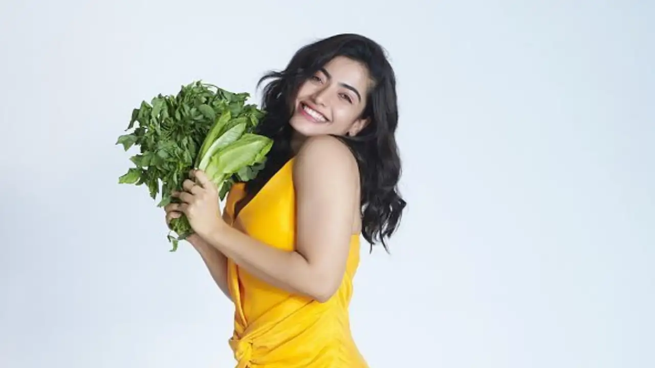 Rashmika Mandanna shows how to make healthy pancakes with oatmeal and it's the perfect breakfast choice Rashmika Mandanna oatmeal pancakes recipe