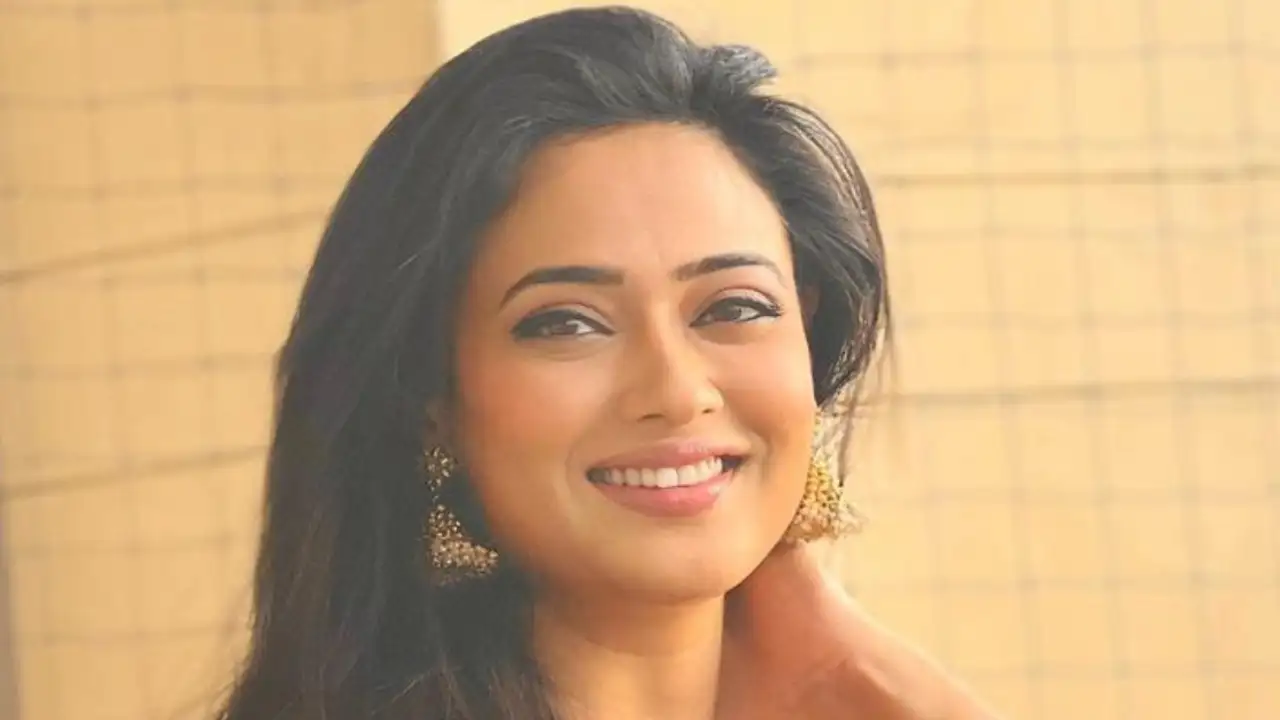   5 Times Shweta Tiwari took the internet by storm with her boss lady looks