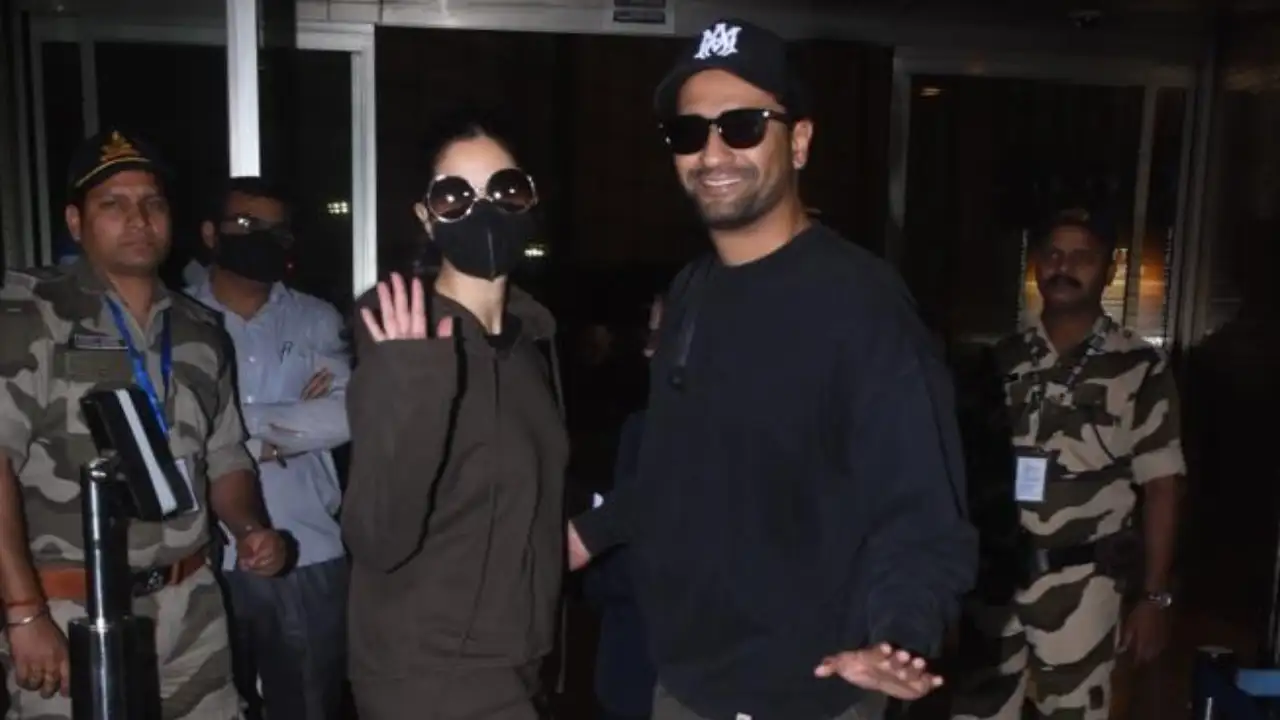 Here’s how Katrina Kaif and Vicky Kaushal reacted to paps saying ‘subah 4 baje se ruke hai’; WATCH Here’s how Katrina Kaif and Vicky Kaushal reacted to paps saying ‘subah 4 baje se ruke hai’; WATCH