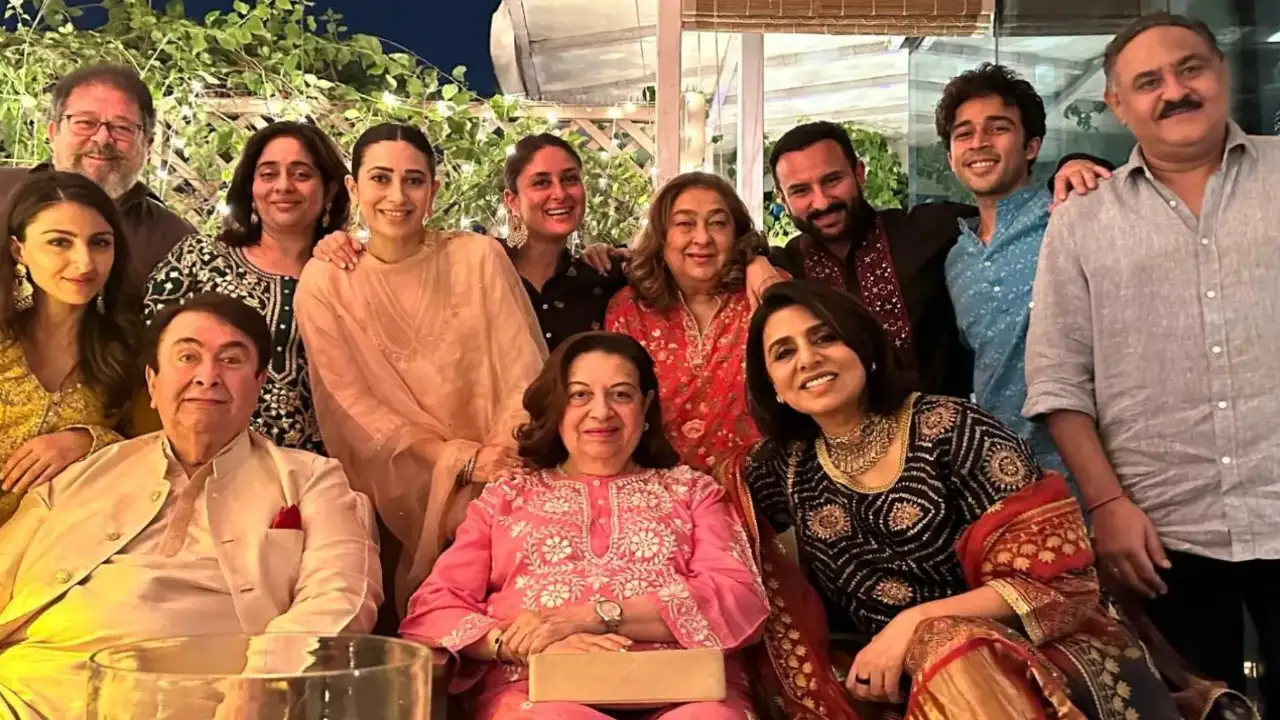 Randhir Kapoor and Babita move in together; Here's what Kareena Kapoor and Karisma Kapoor think about it