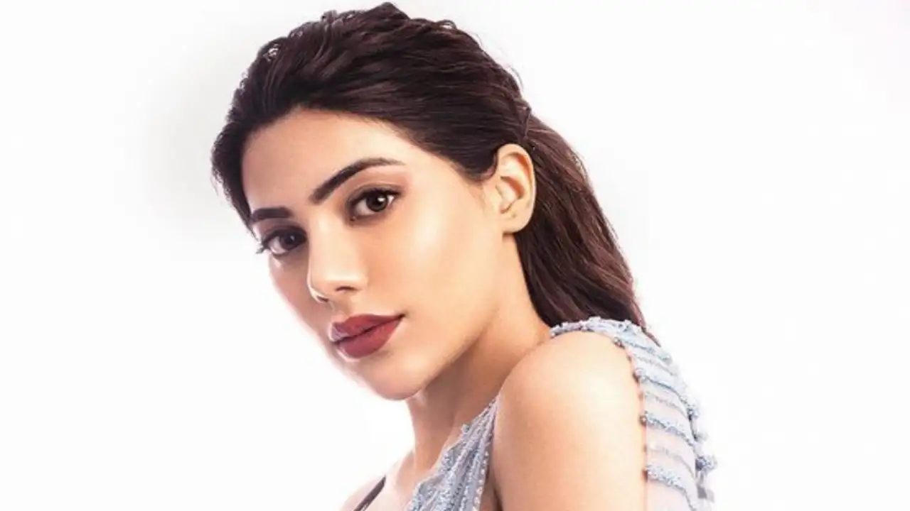 Fans go 'woww' as Bigg Boss fame Nikki Tamboli posts stunning pics