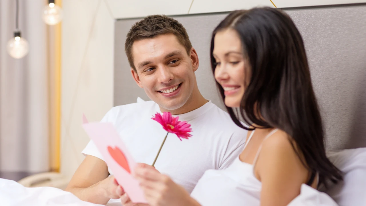 Pisces to Leo: 4 Zodiac Signs Who Tend to Write Poetry When They Fall in Love
