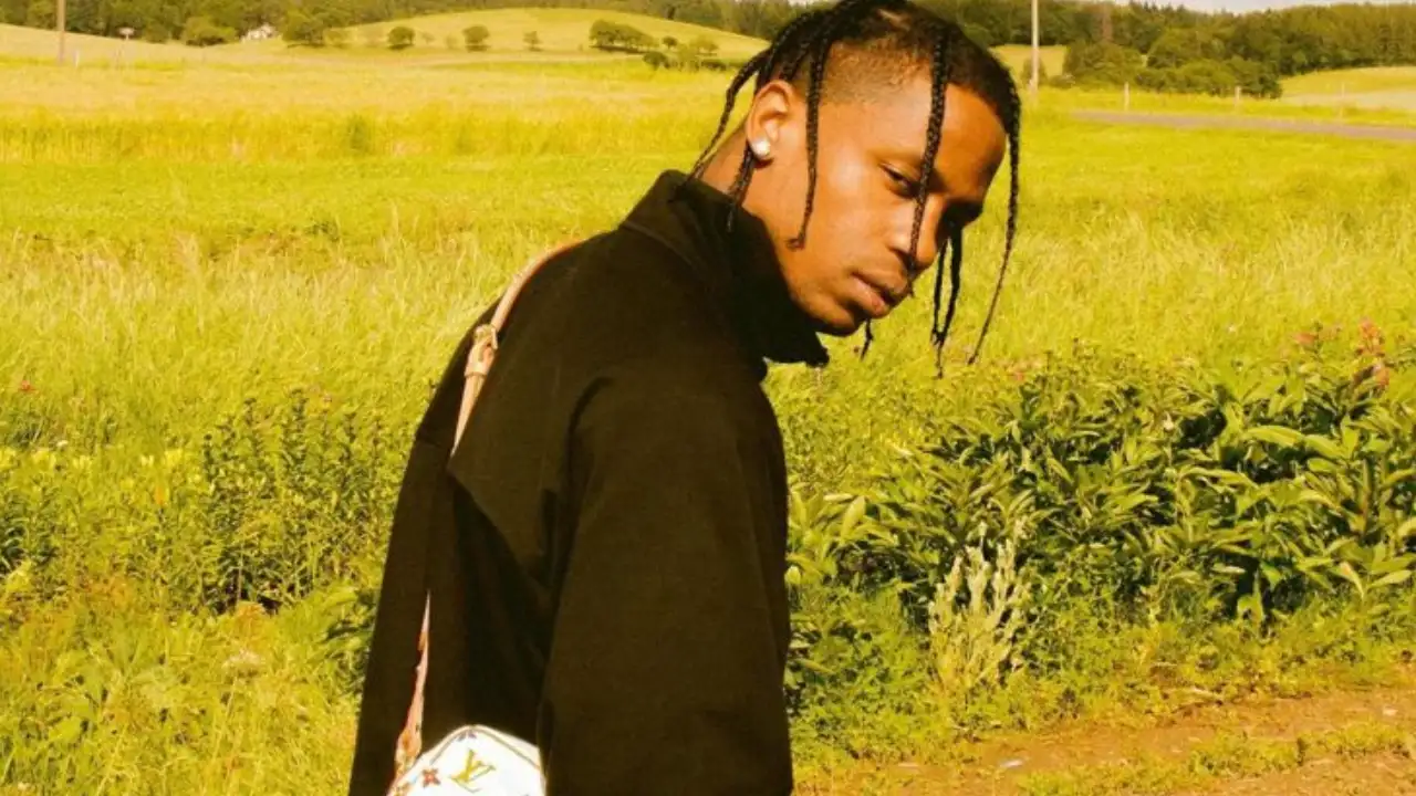 Travis Scott goes unrecognised in Japan Travis Scott (Instagram)