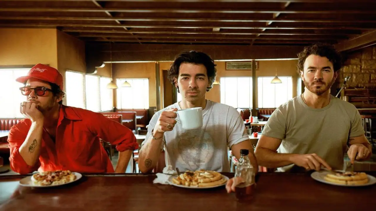 The Jonas Brothers Nick Jonas Joe Jonas Kevin Jonas Waffle House