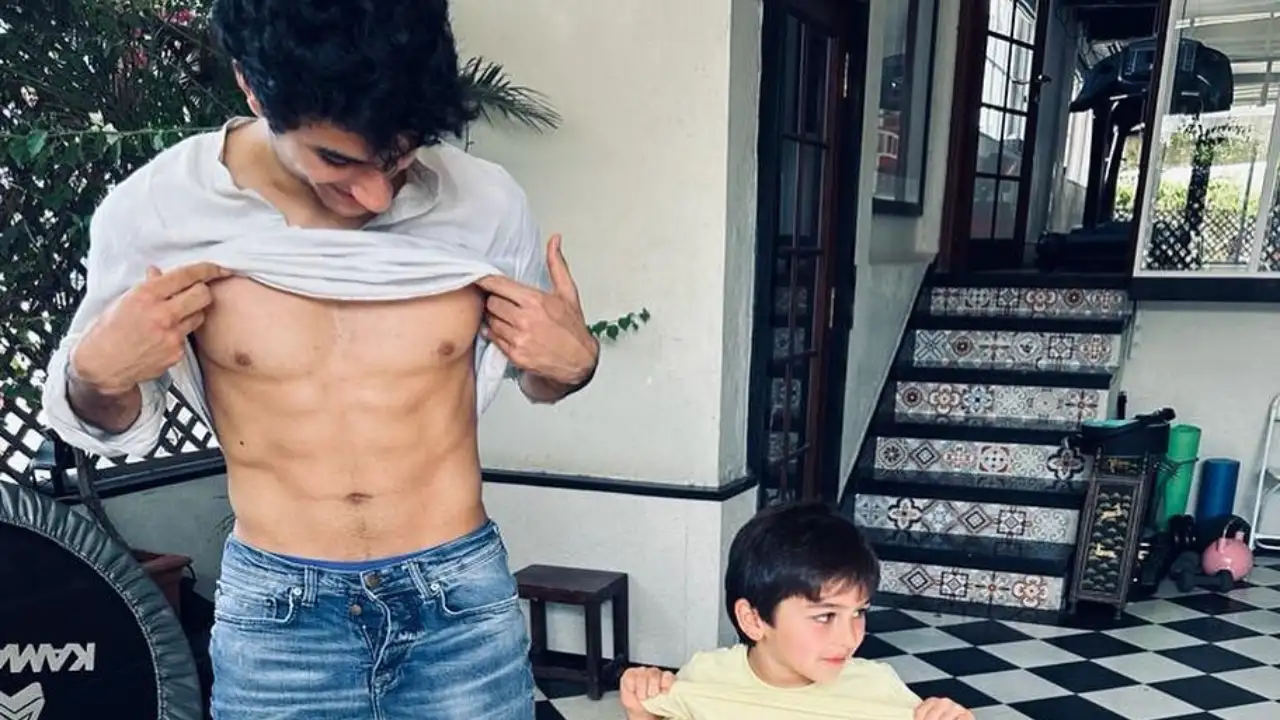 Taimur and Ibrahim Ali Khan flaunt their abs in new pic, fans ask ‘is little Nawab working out?’