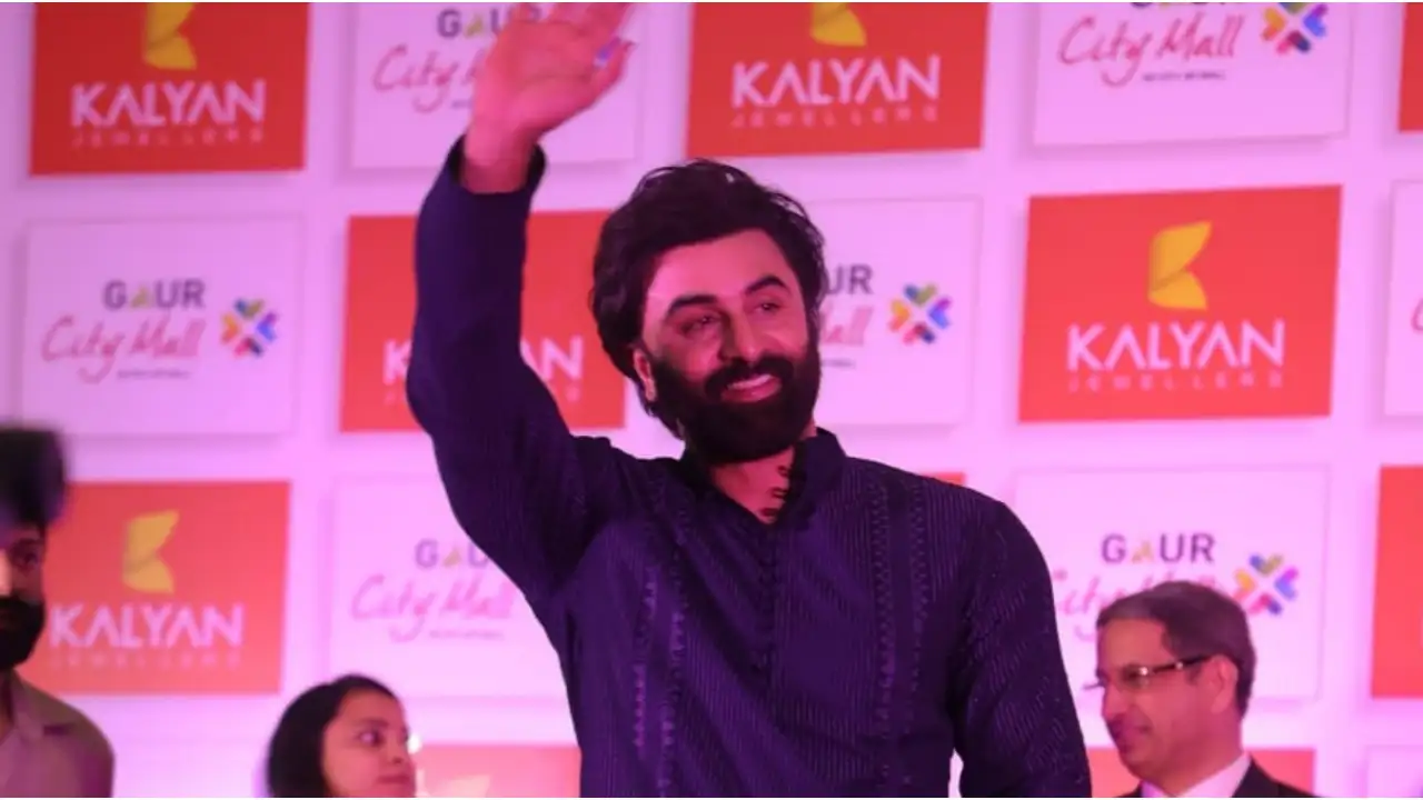 WATCH: Ranbir Kapoor's sweet gesture for a security guard at an event is winning hearts on the Internet