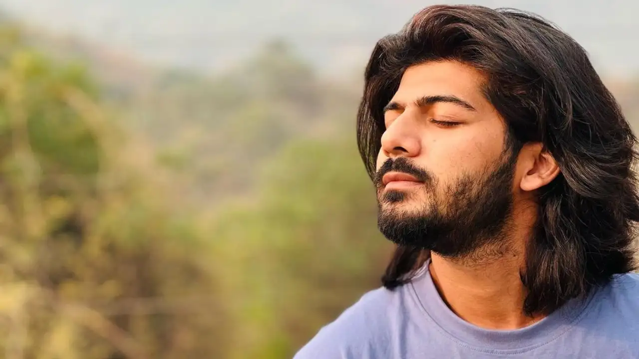PIC: Sheezan Khan pens a heartwarming poem on being strong in love, says 'Ishq me marna achha nahi lagta..' PIC: Sheezan Khan pens a heartwarming poem on being strong in love, says 'Ishq me marna achha nahi lagta..'