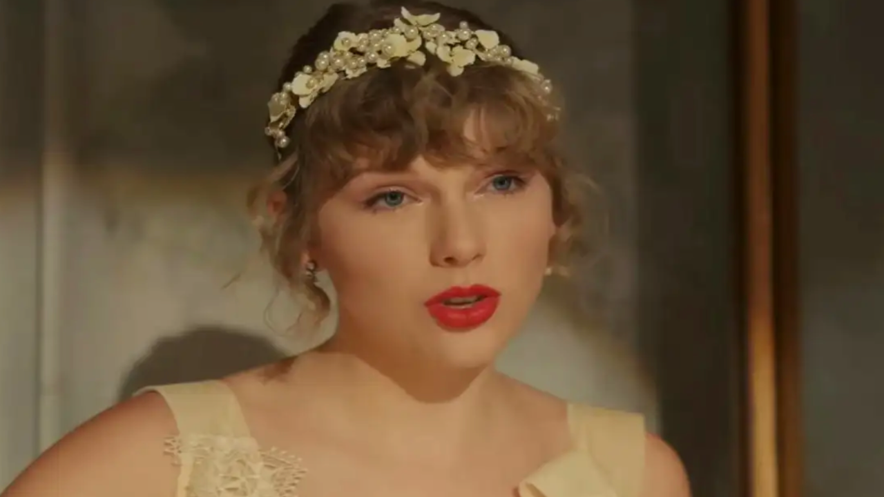 Eras Tour: Taylor Swift found herself in an awkward situation (Pic credit - YouTube) Eras Tour: Taylor Swift found herself in an awkward situation (Pic credit - YouTube)