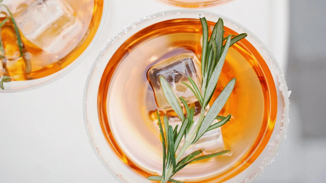 8 Science-backed Rosemary Tea Benefits That Will Amaze You