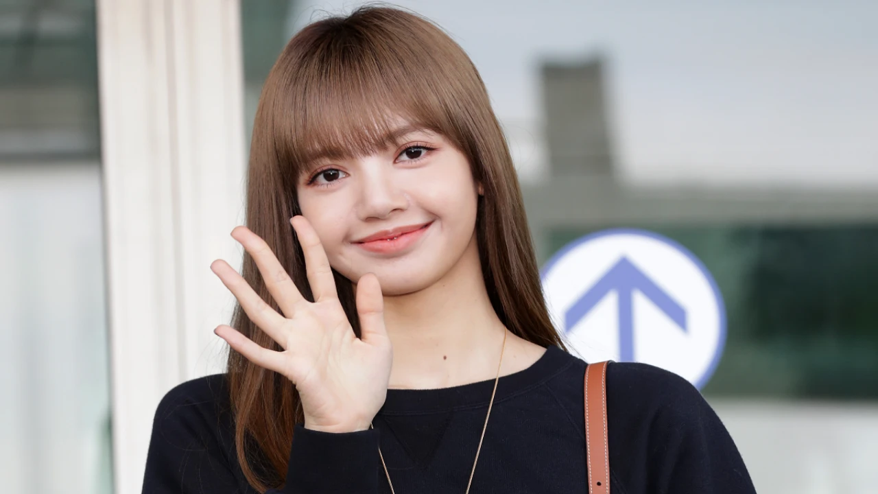 BLACKPINK alum Lisa is currently loving these BASIC trends for winter; Take notes BLACKPINK alum Lisa style