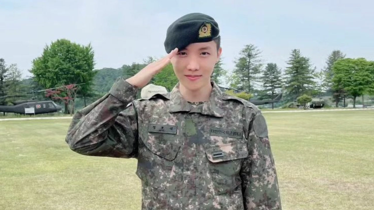 BTS' J-Hope shares first update from military after completing basic training: 'This cellphone is fascinating' | PINKVILLA: Korean