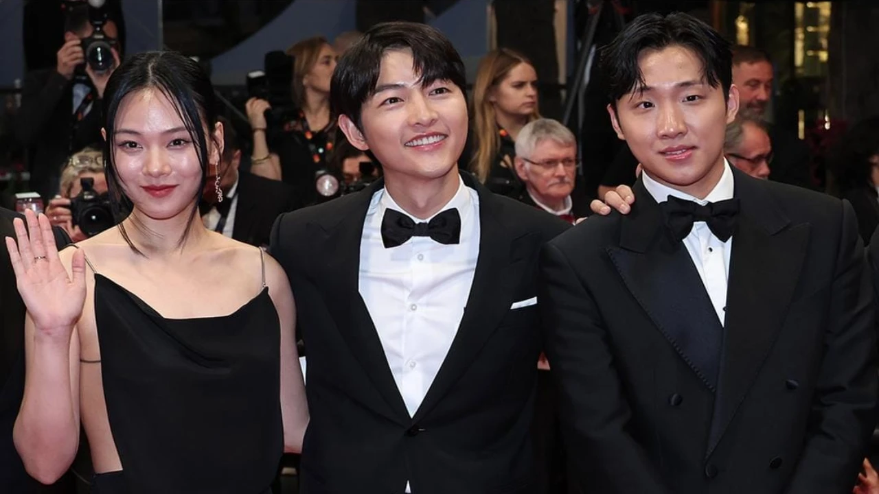 BIBI, Song Joong Ki and Hong Sa Bin; Picture: Courtesy of PlusM Entertainment's Instagram
