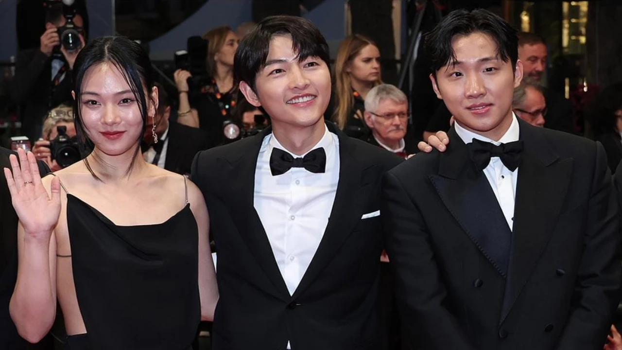 BIBI, Song Joong Ki and Hong Sa Bin; Picture: Courtesy of PlusM Entertainment's Instagram BIBI, Song Joong Ki and Hong Sa Bin; Picture: Courtesy of PlusM Entertainment's Instagram