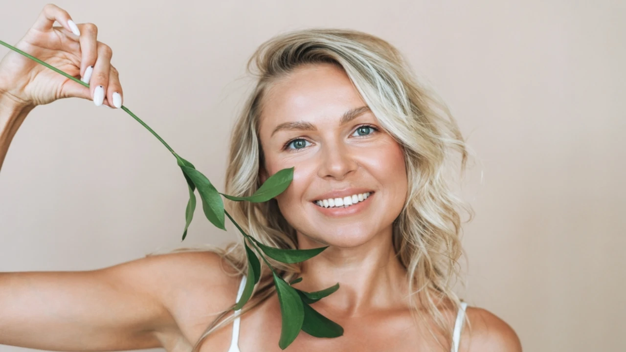 Beauty Guide to the 12 Best Anti-aging Herbs for Youthful Skin