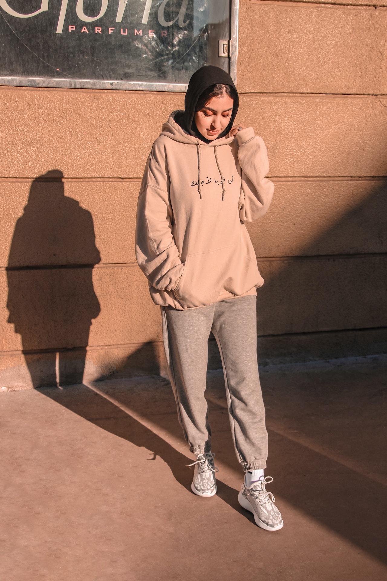 Oversized Hoodie with Joggers And Shoes