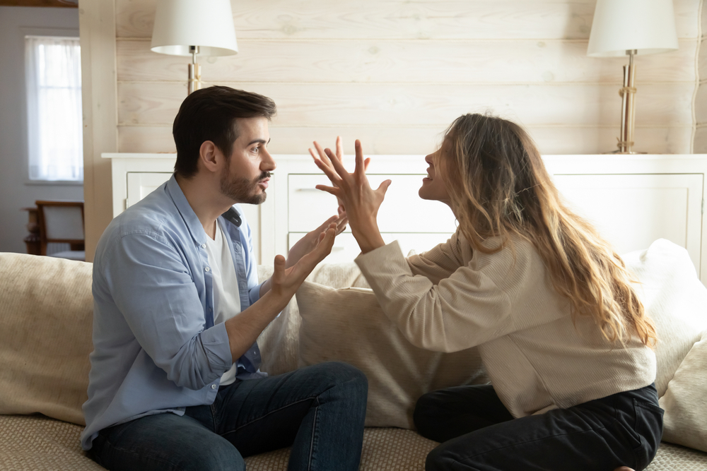 signs of a controlling woman