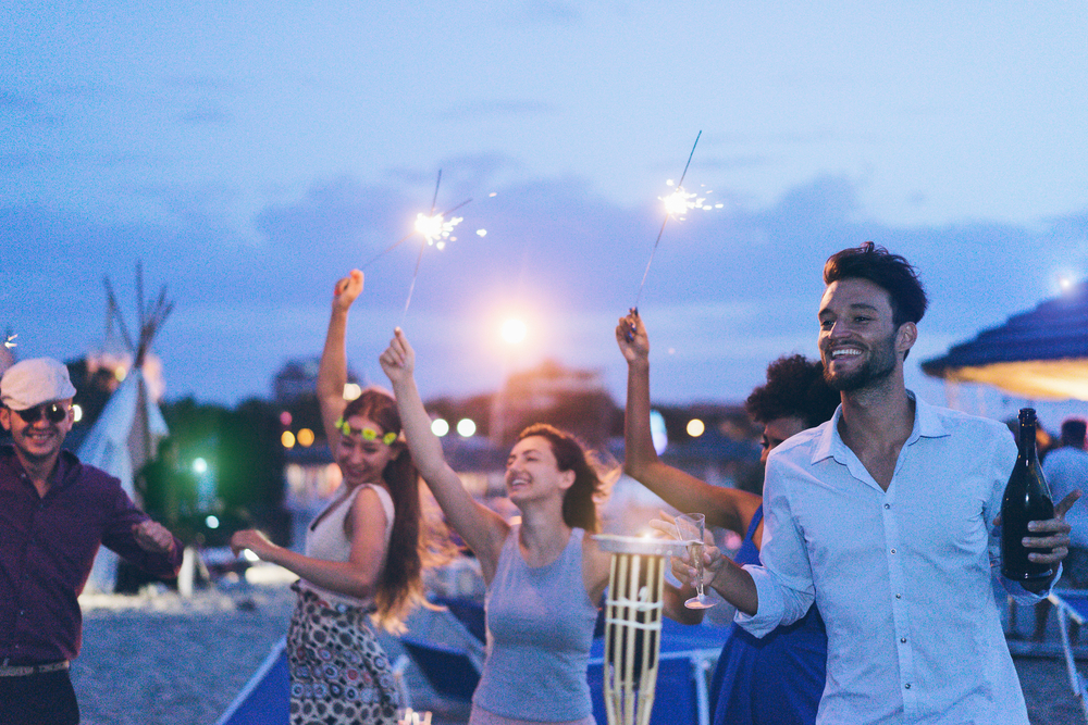 15 Awesome Beach Party Ideas for Perfect Outdoor Celebrations PINKVILLA
