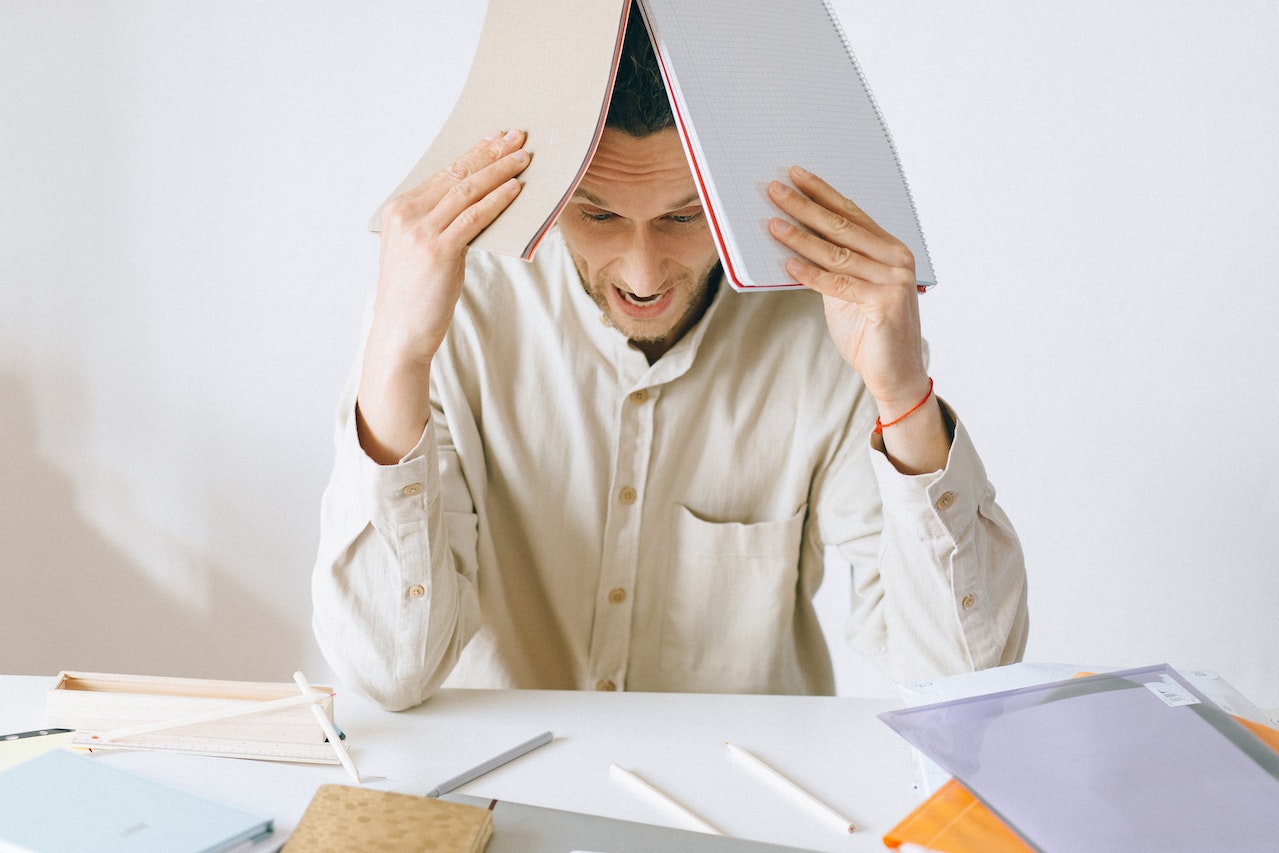 signs of a control freak