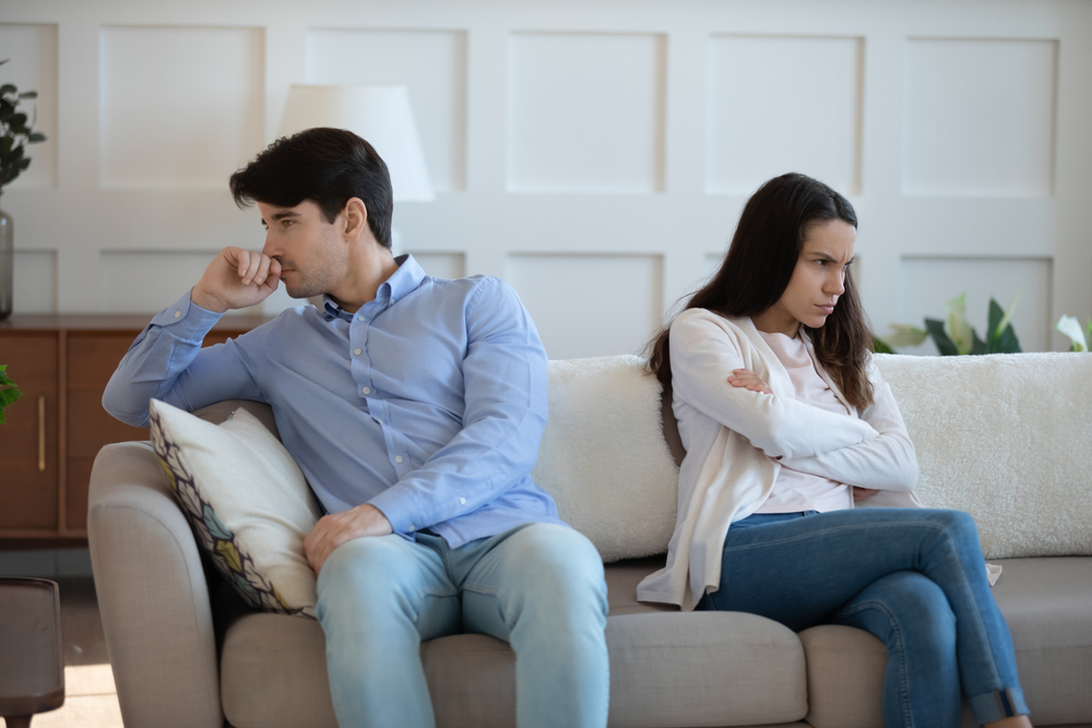  Signs of an Abusive Wife to Look out for