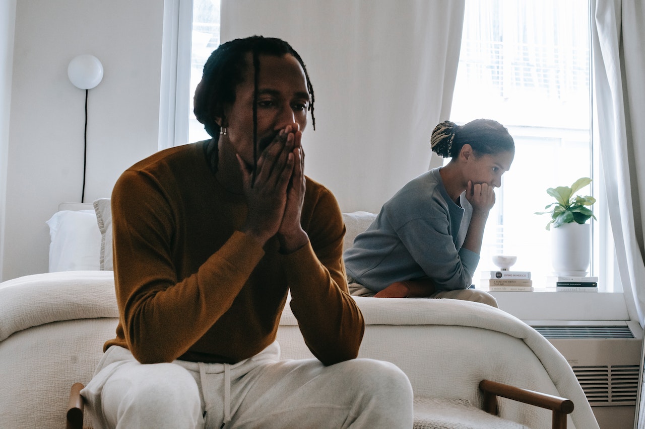 Signs of a Controlling Boyfriend 