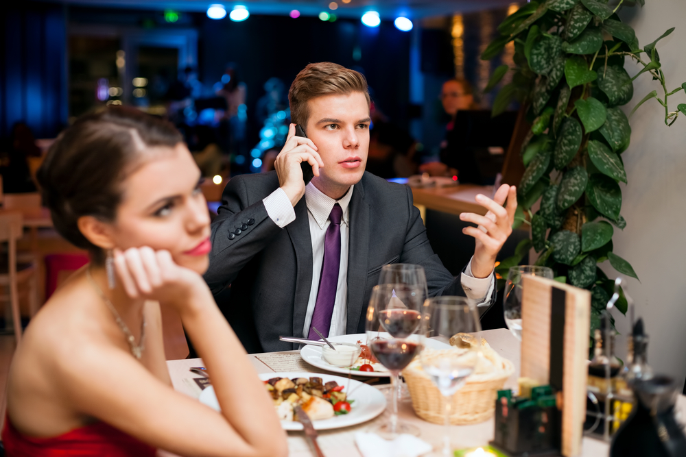 cách làm bạn gái ghen