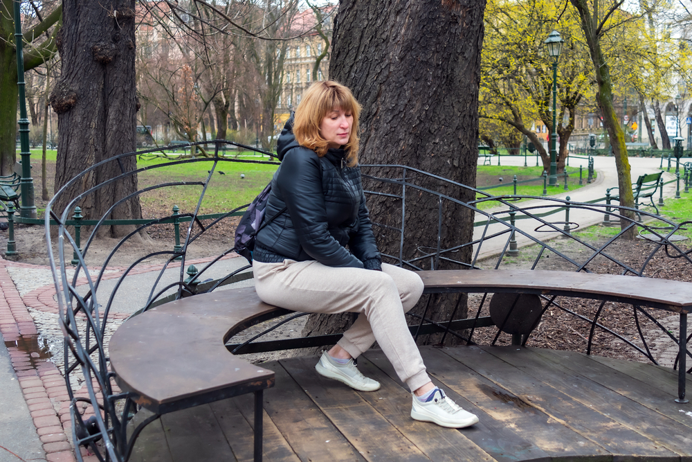   how to style sweatpants