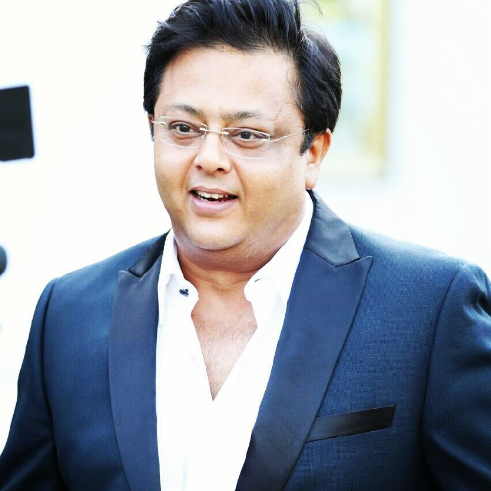 Nitesh Pandey's Demise: R Madhavan, Disha Parmar, Siddharth Nigam and others mourn the actor's loss Nitesh Pandey's Demise: R Madhavan, Disha Parmar, Siddharth Nigam and others mourn the actor's loss