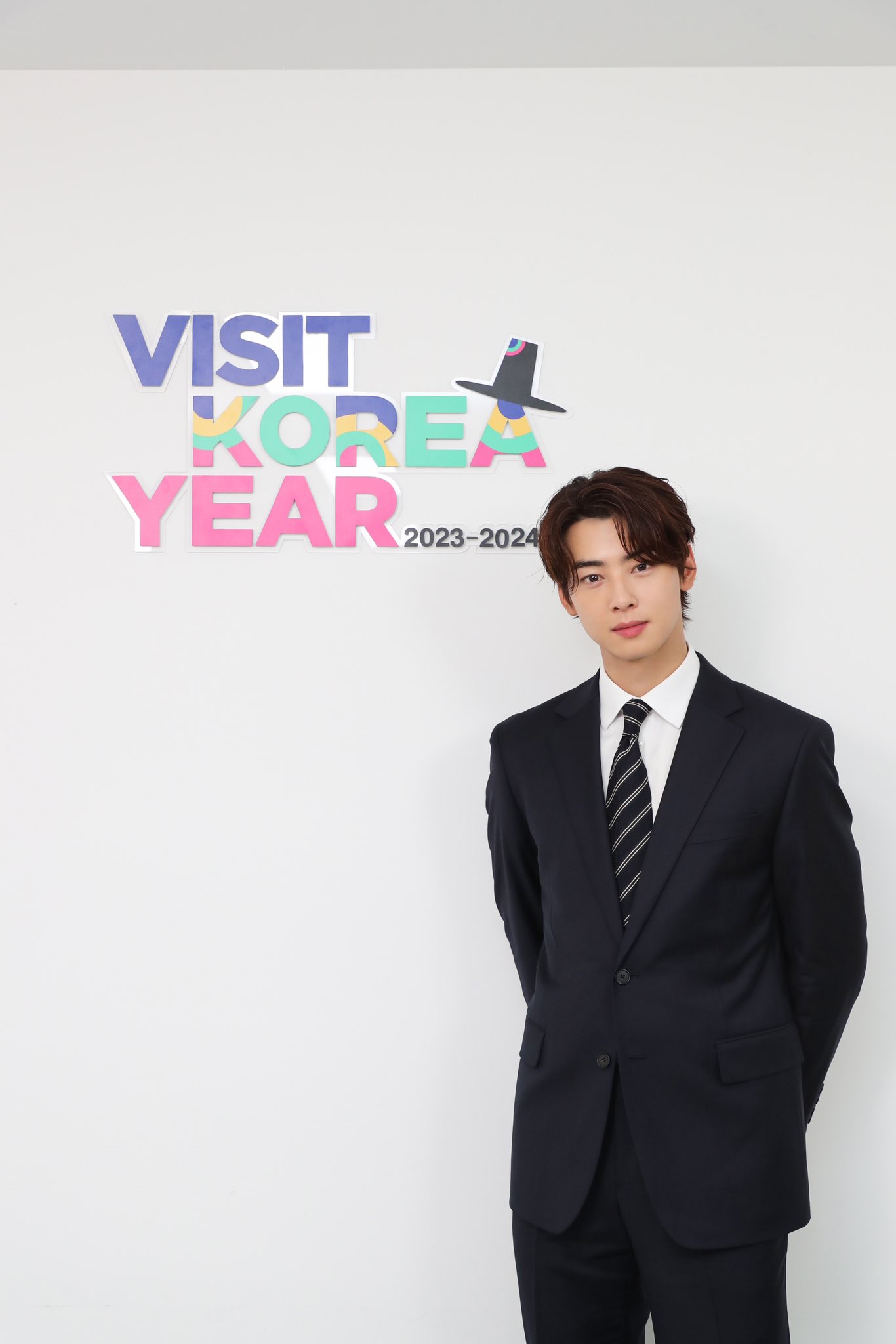 Cha Eun Woo: lịch sự của Twitter Fantagio