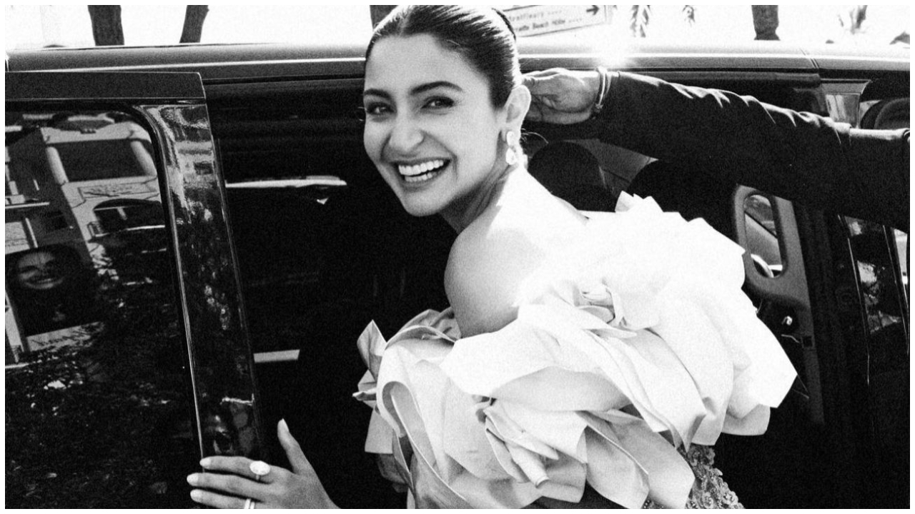 Anushka Sharma xuất thần với trang phục nội y tại Cannes 2023