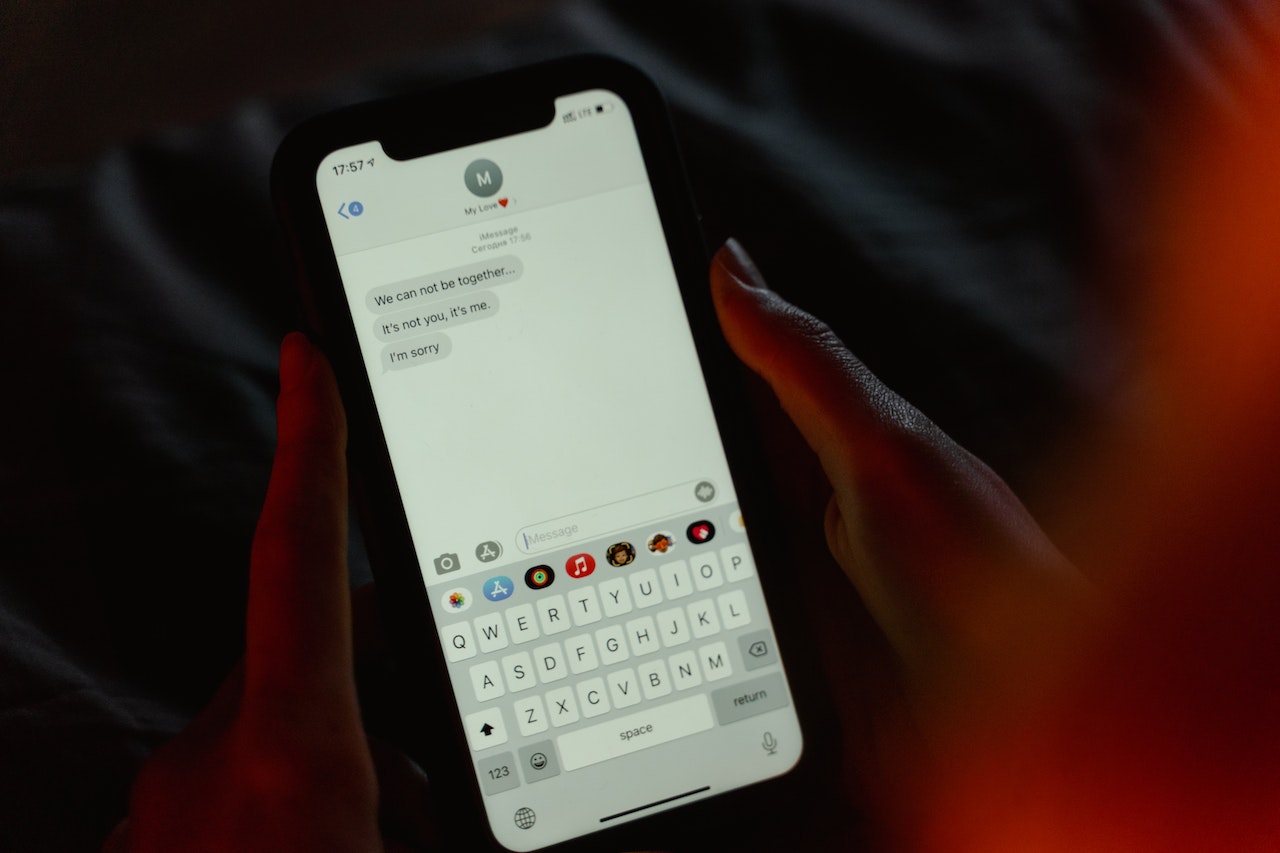How to Break Up with Someone Over Text