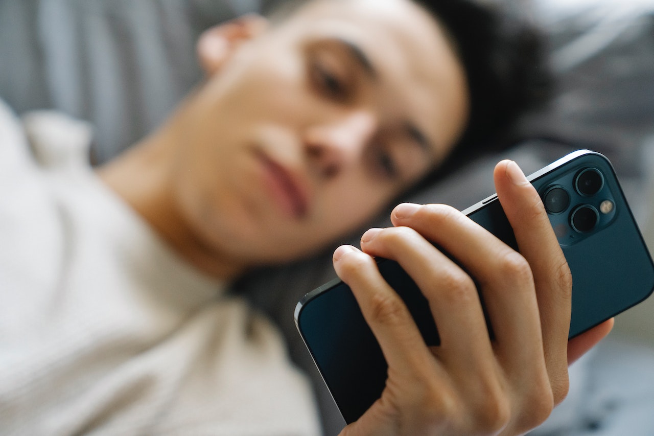 How to Break Up with Someone Over Text