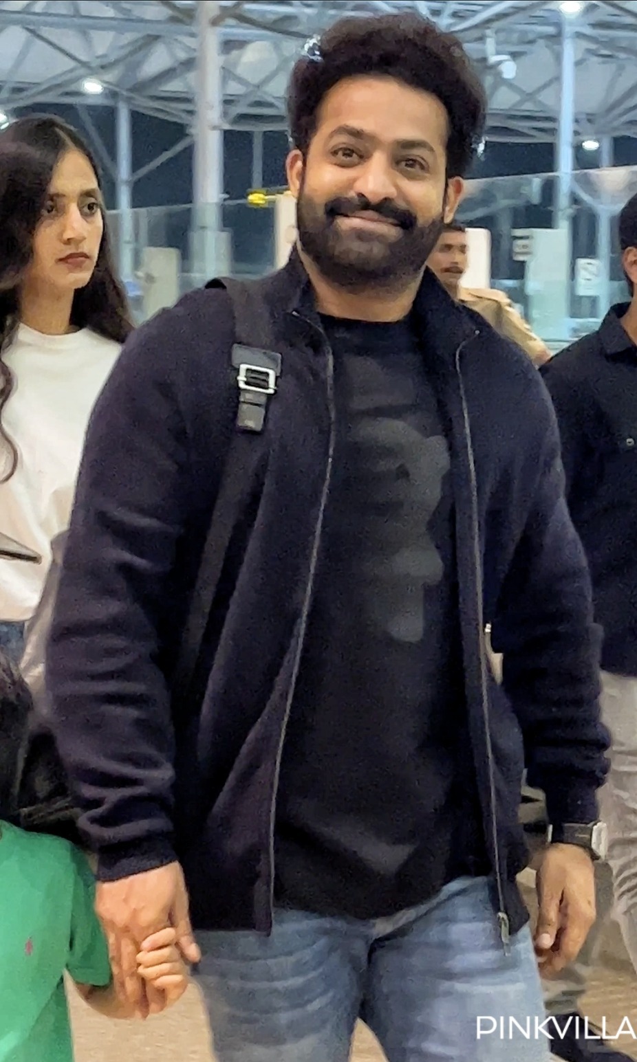 Jet Jr NTR đi nghỉ cùng vợ Pranathi, hai con trai Abhay và Bhargav