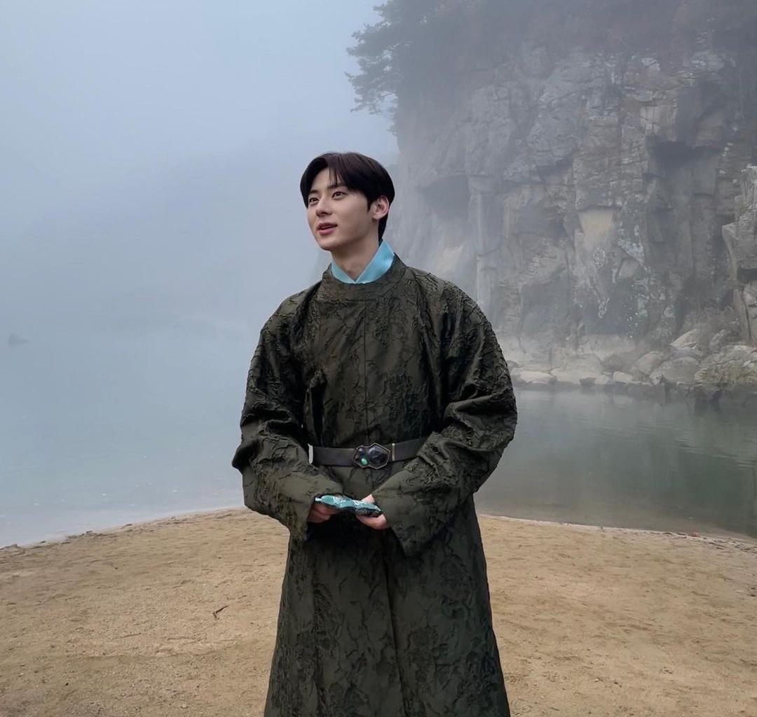 minhyun;  Ảnh: Được phép trên Instagram của Minhyum