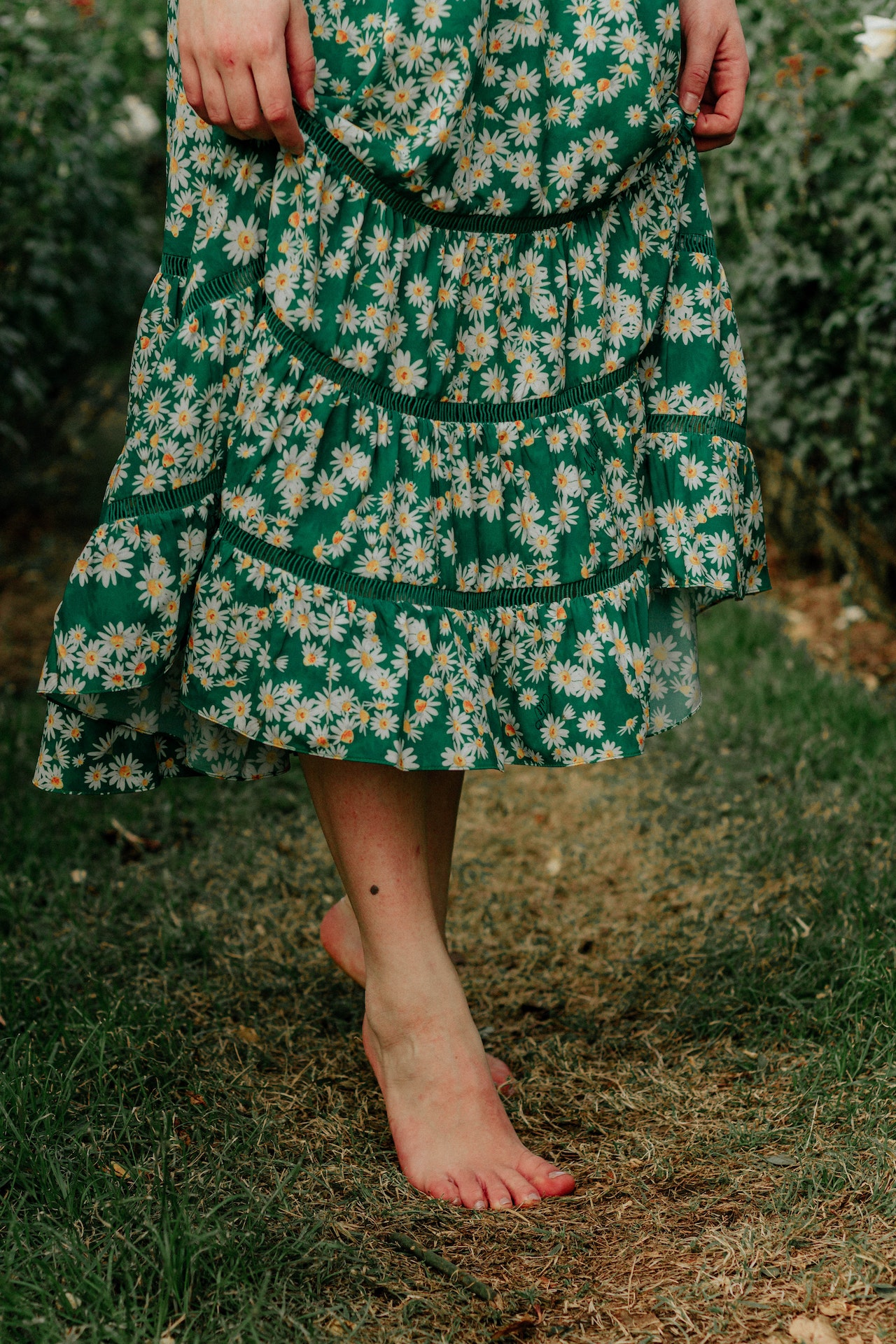 What Are the Risks Associated with Walking Barefoot? What Are the Risks Associated with Walking Barefoot?