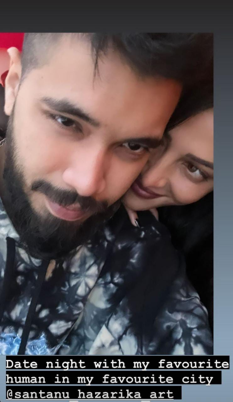Shruti Haasan tái hợp với cô bạn gái Sanatnu Hazarika sau Cannes 2023, tắm cho cô ấy bằng tình yêu và những nụ hôn