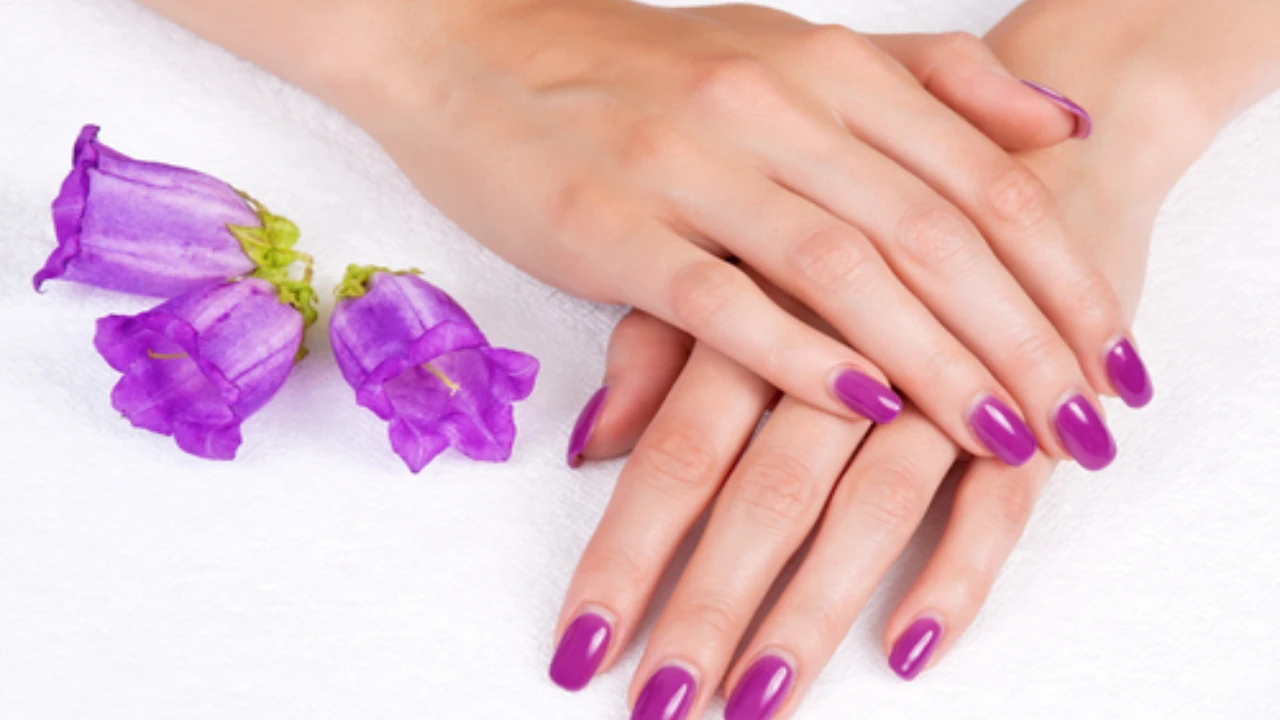 How to Remove Dip Nails Safely And Effectively at Home