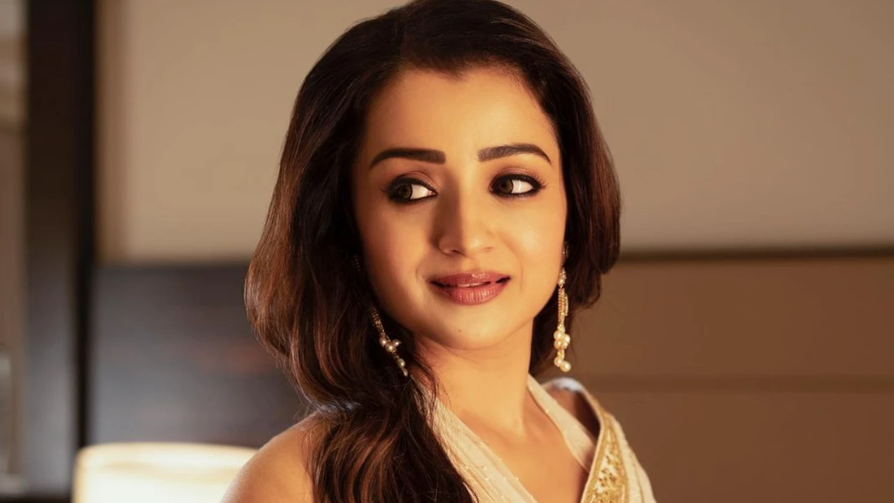 Trisha Krishnan Birthday: Watch these 5 classic movies if you loved her as Kundavai in Ponniyin Selvan 2 Trisha Krishnan Birthday: Watch these 5 classic movies