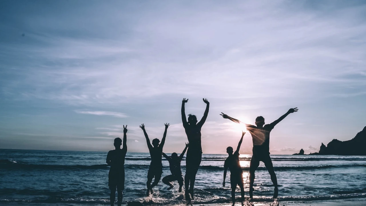15 Funfilled And Beach Party Ideas to Enjoy Summer Vibes