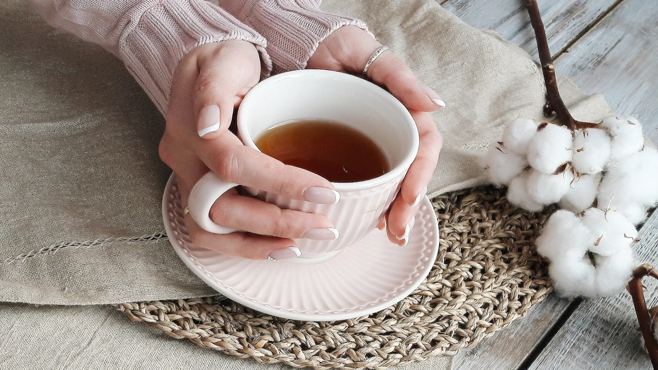  Benefits And Side Effects of Lavender Tea