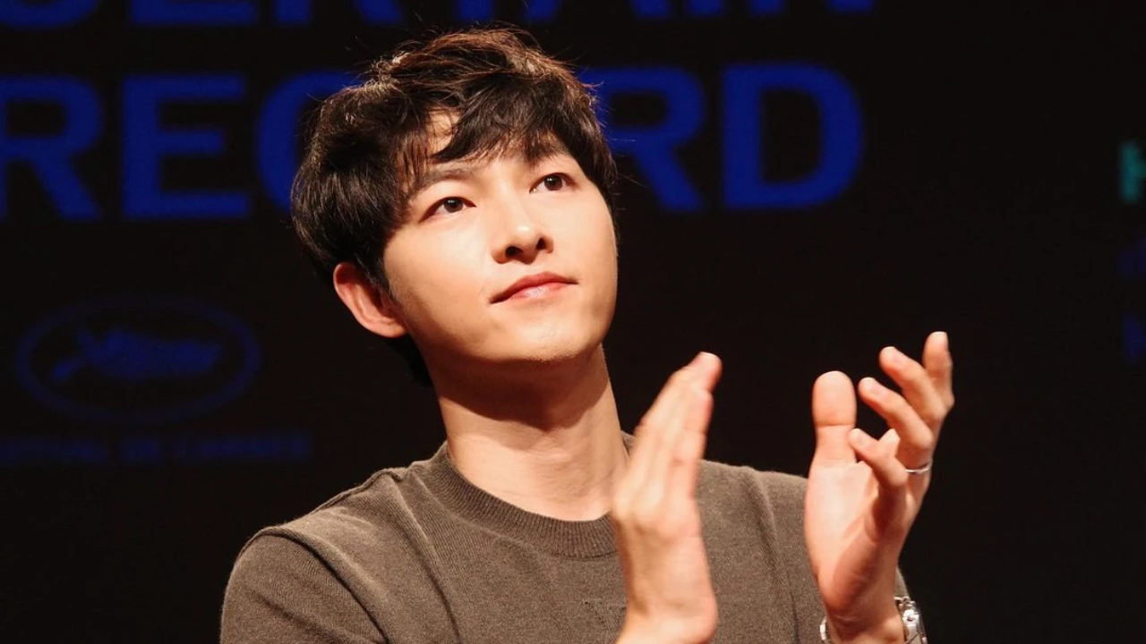 Song Joong Ki: courtesy of Song Joong Ki's Instagram Song Joong Ki: courtesy of Song Joong Ki's Instagram