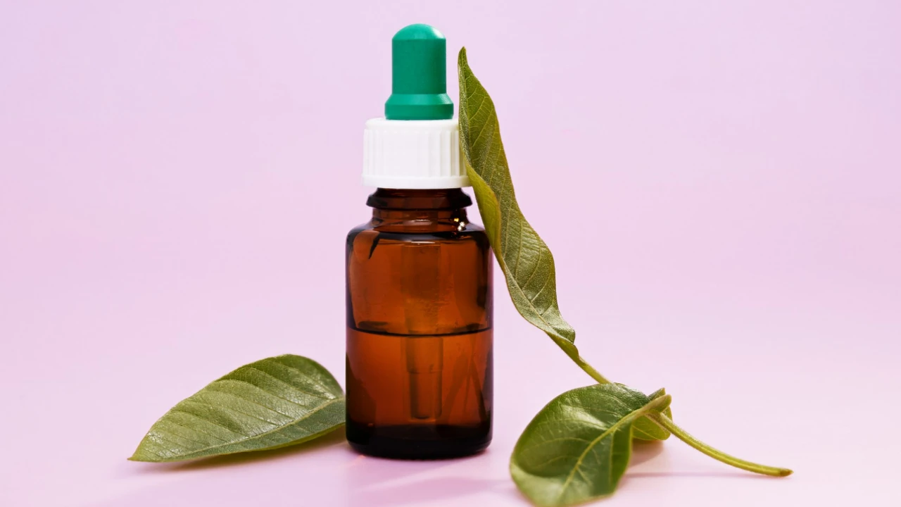 Tea Tree Oil for Rosacea Relief: An Effective Natural Approach