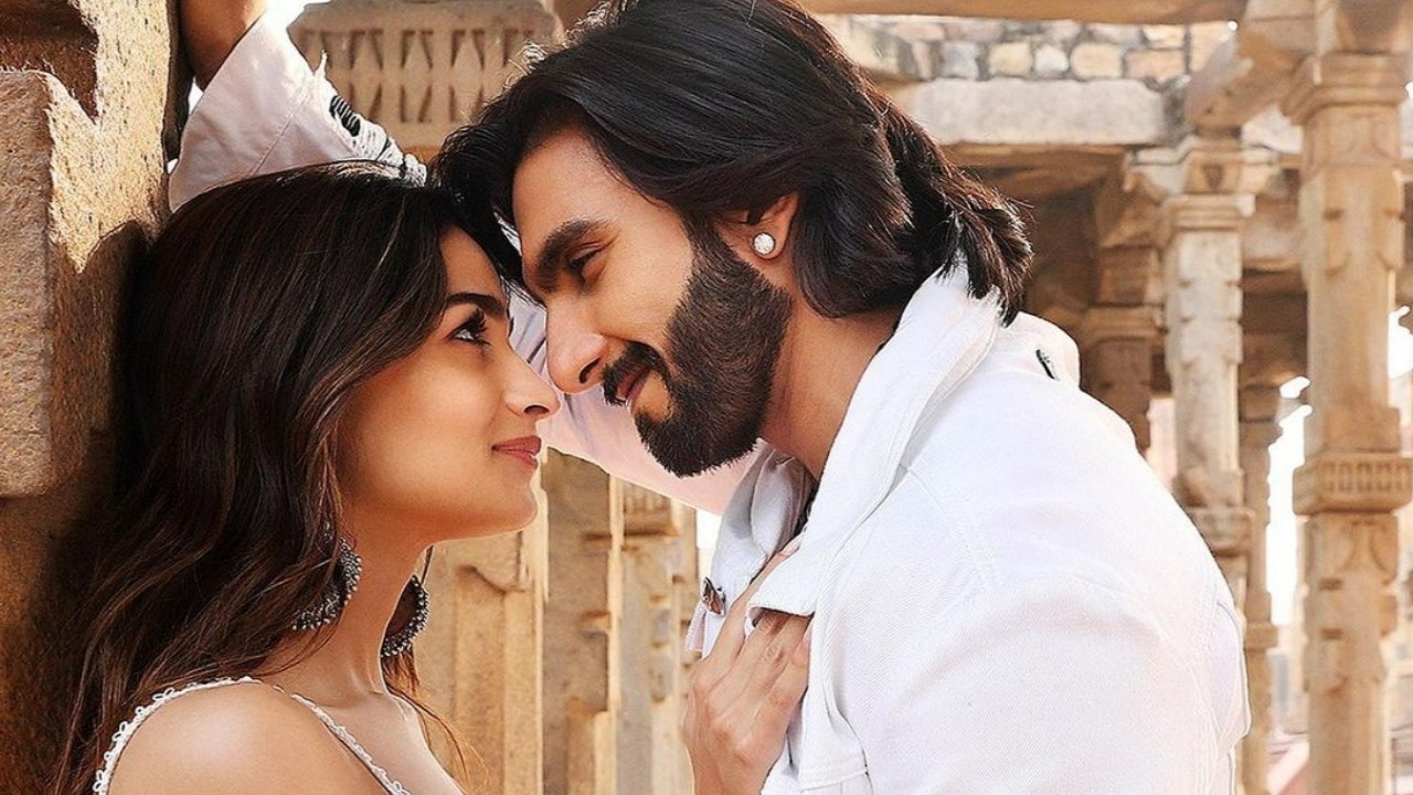 Rocky Aur Rani Ki Prem Kahani: Ranveer Singh and Alia Bhatt serve perfect  entertainer vibes in new PICS | PINKVILLA