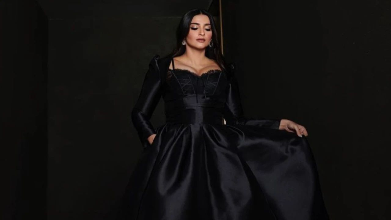 Sonam Kapoor Ahuja’s Birthday: 7 reasons why the fashionista is ultimate style muse sonam-kapoor-ahuja-ethnic-formal-style-birthday-fashion