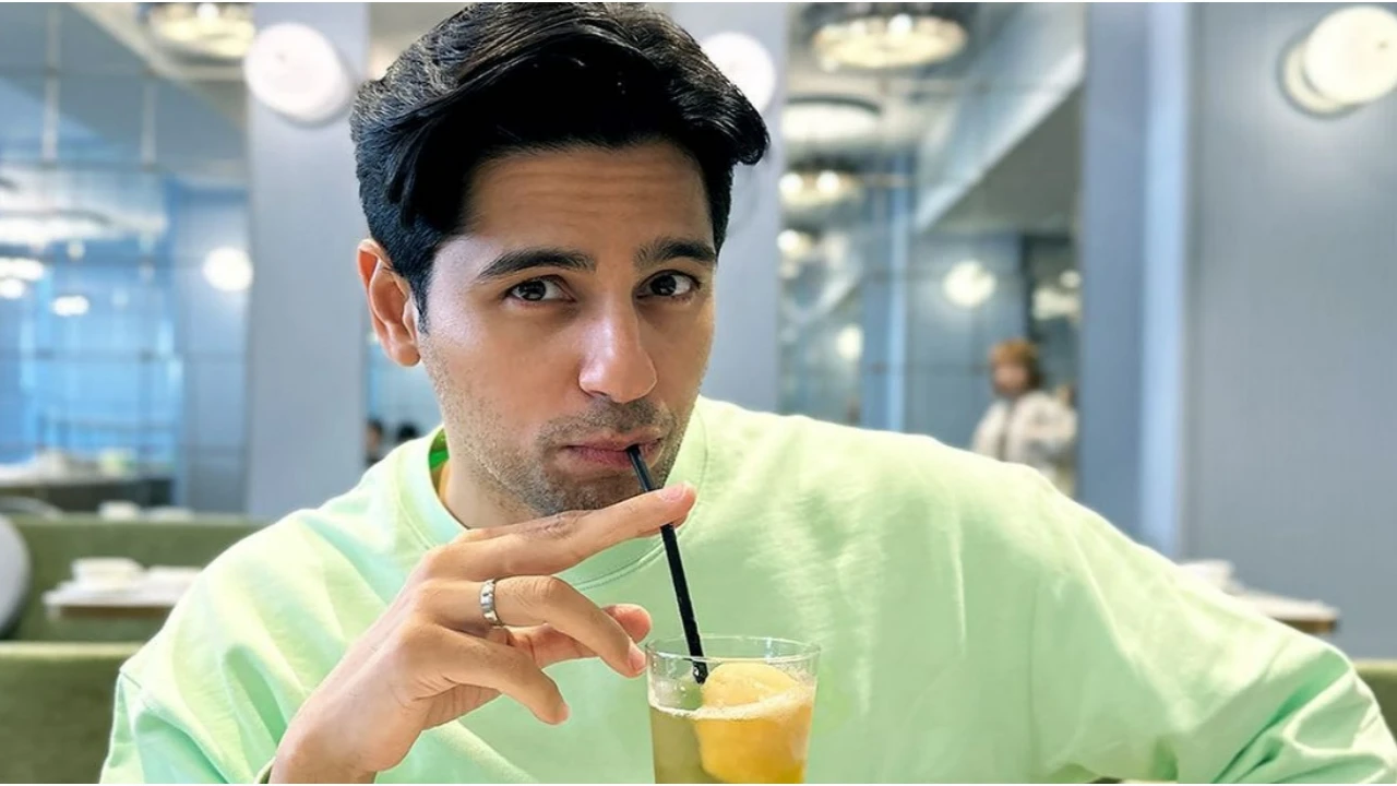 Picture courtesy: Instagram Sidharth Malhotra flaunts wedding ring in NEW pic; Fans ask 'Which God did Kiara Advani pray to?'