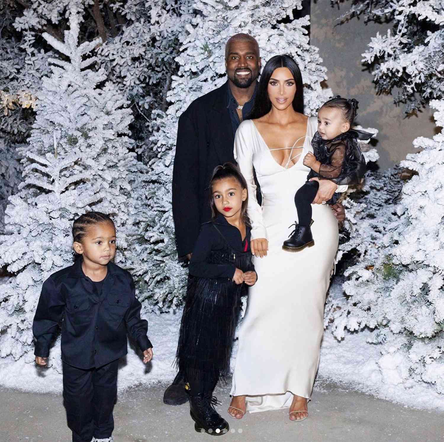 Kim Kardashian và Kanye West cùng ba con