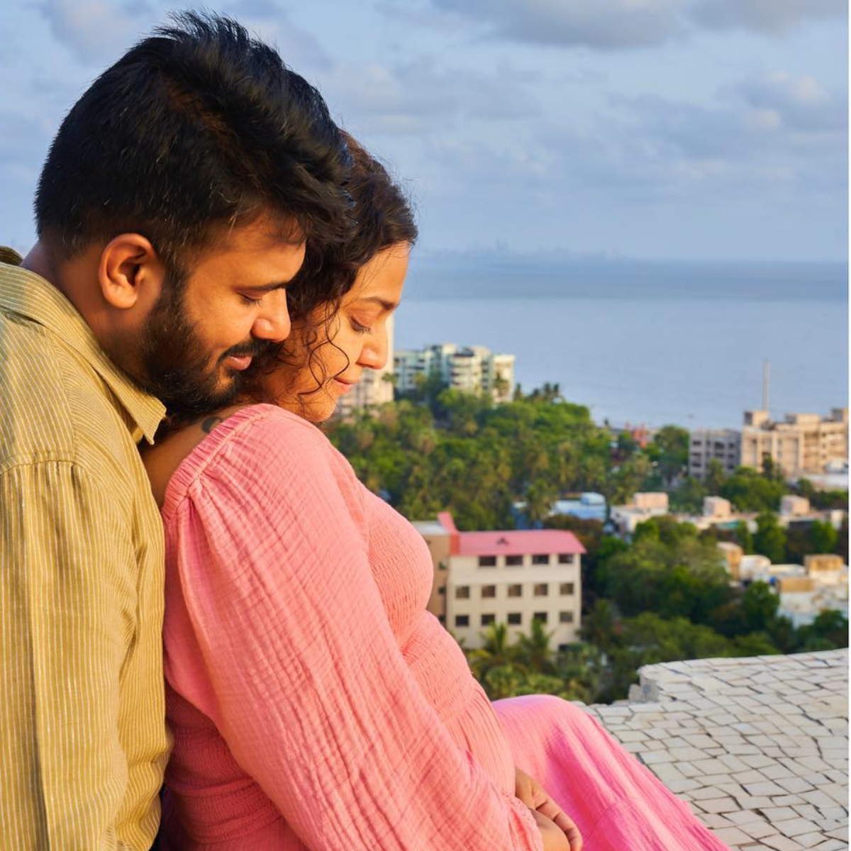 Swara Bhasker-Fahad Ahmad expecting their first child; Actress flaunts baby bump in stunning PICS Swara Bhasker-Fahad Ahmad expecting their first child; Actress flaunts baby bump in stunning PICS