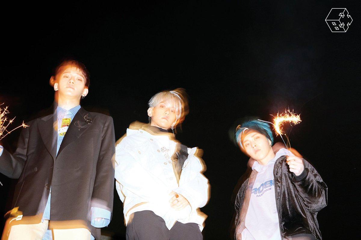 EXO's Chen, Baekhyun, Xiumin: lịch sự của SM Entertainment