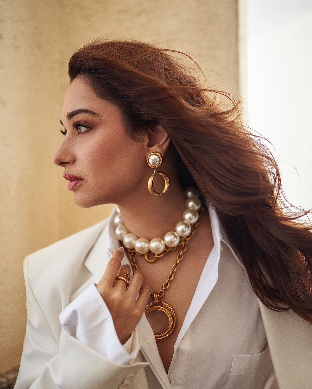 Tamannaah Bhatia trong bộ vest