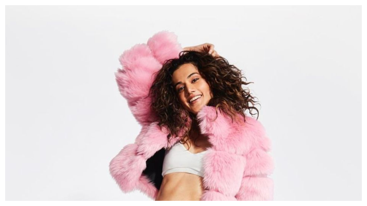 Taapsee Pannu mừng năm 'Barbie' trong bộ váy hồng tuyệt đẹp từ Zabella
