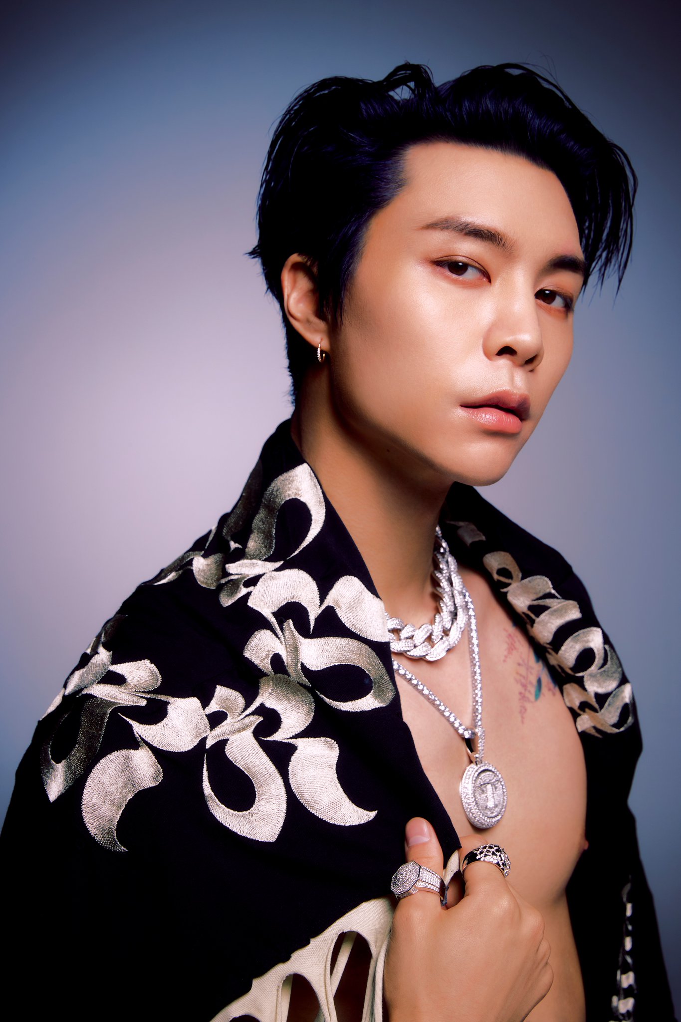 Johnny: lịch sự của SM Entertainment